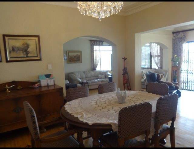 3 BEDROOM HOUSE FOR SALE IN KENSINGTON